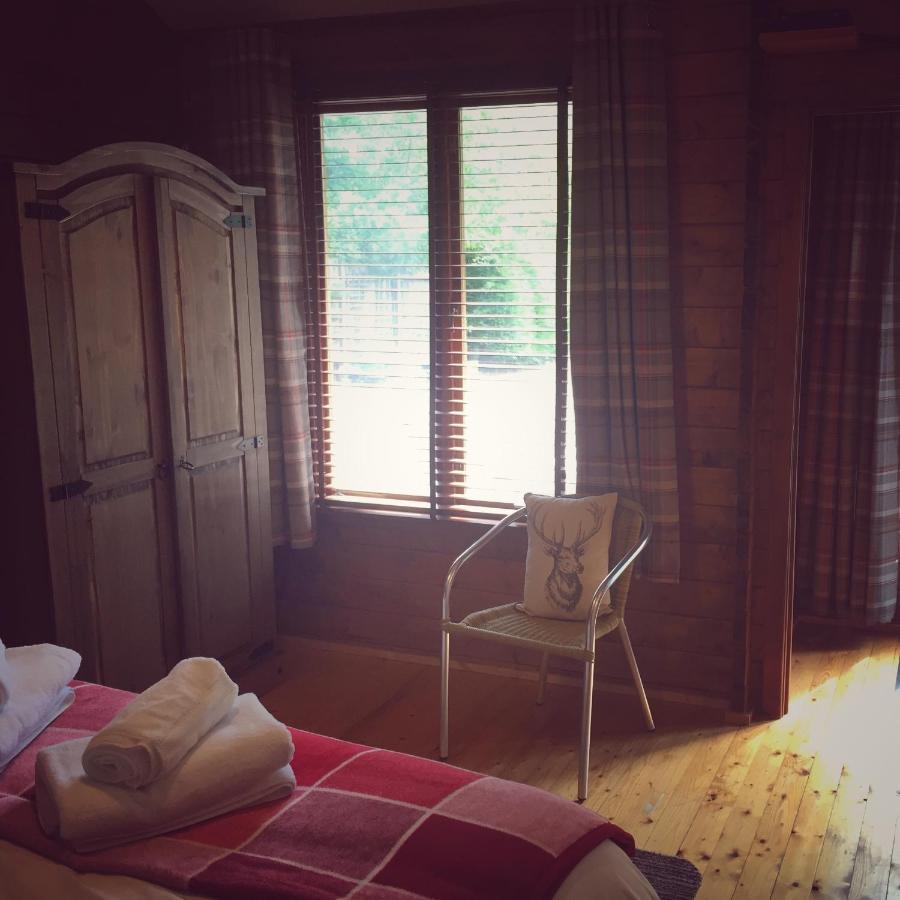 Hill cottage cabins Fort Augustus Esterno foto